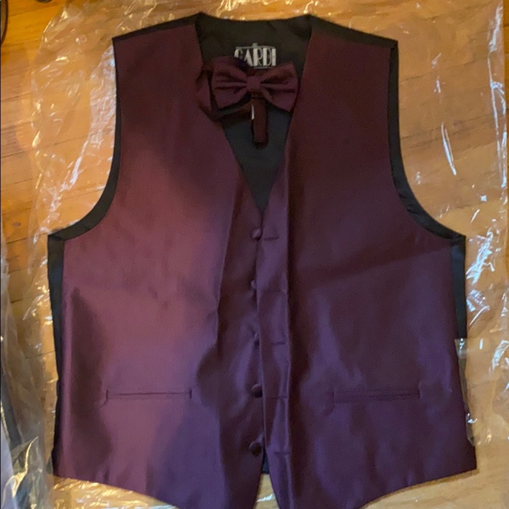 Men’s vest and tie
